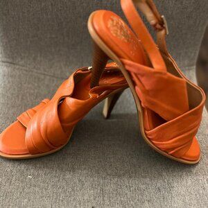 Vince Camuto Women's Fencheli Slingback Sandal Heeled, Apricot Light, 8